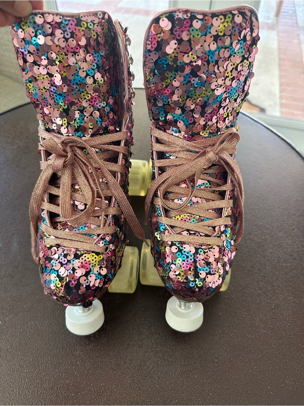 Jessica Simpson skate board